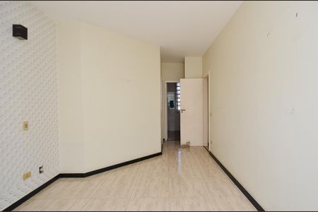 Casa à venda com 360m², 3 quartos e 4 vagas Casa à venda com 360m², 3 quartos e 4 vagasSuíte