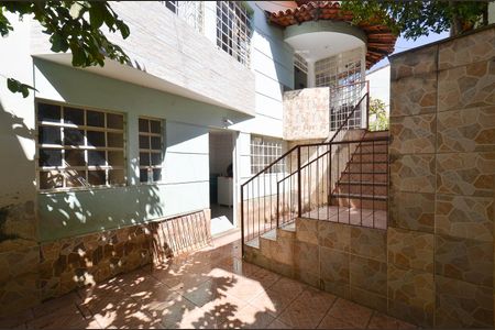 Casa à venda com 360m², 3 quartos e 4 vagas Casa à venda com 360m², 3 quartos e 4 vagasÁrea Externa