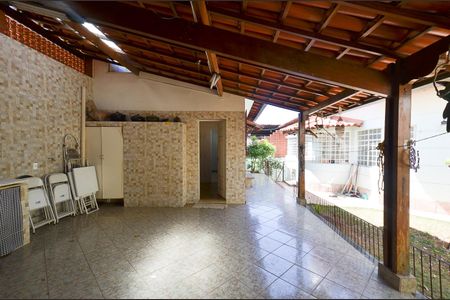 Casa à venda com 360m², 3 quartos e 4 vagas Casa à venda com 360m², 3 quartos e 4 vagasÁrea Externa