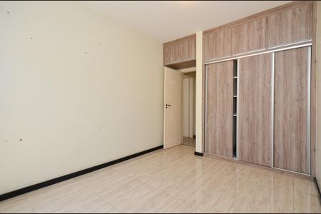 Casa à venda com 360m², 3 quartos e 4 vagas Casa à venda com 360m², 3 quartos e 4 vagasQuarto 2