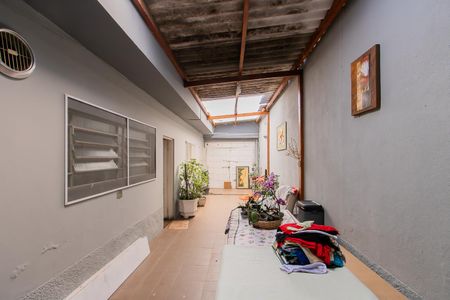 Casa à venda com 249m², 2 quartos e 4 vagas Casa à venda com 249m², 2 quartos e 4 vagasÁrea de Serviço