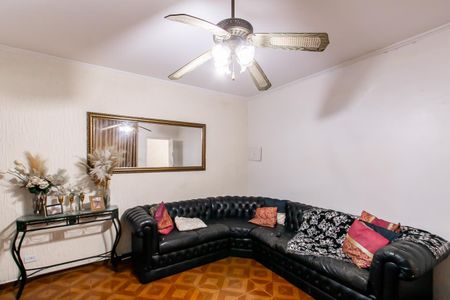 Casa à venda com 249m², 2 quartos e 4 vagas Casa à venda com 249m², 2 quartos e 4 vagasSala