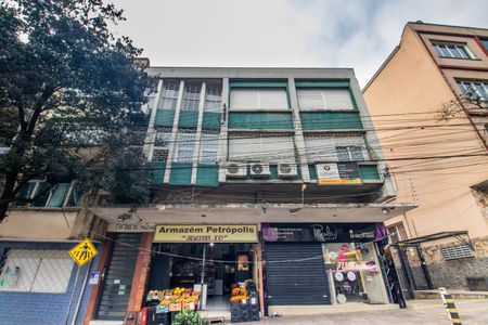 Apartamento à venda com 120m², 3 quartos e sem vaga Apartamento à venda com 120m², 3 quartos e sem vagaFachada