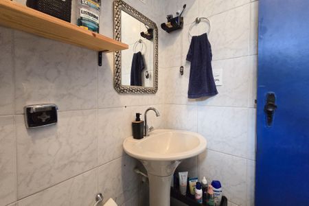 Casa à venda com 165m², 3 quartos e 1 vaga Casa à venda com 165m², 3 quartos e 1 vagaBanheiro da Suíte 1