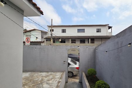 Casa à venda com 165m², 3 quartos e 1 vaga Casa à venda com 165m², 3 quartos e 1 vagaEntrada