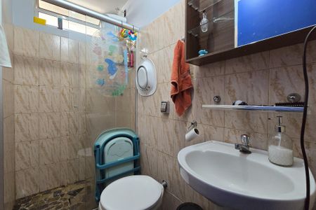 Casa à venda com 165m², 3 quartos e 1 vaga Casa à venda com 165m², 3 quartos e 1 vagaBanheiro da Suíte 2