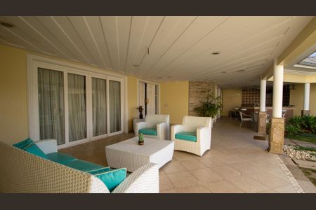 Casa de condomínio à venda com 600m², 4 quartos e 4 vagasQuintal