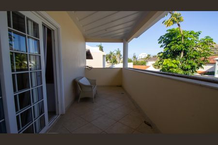 Casa de condomínio à venda com 600m², 4 quartos e 4 vagasVaranda da Suíte 3 e 4