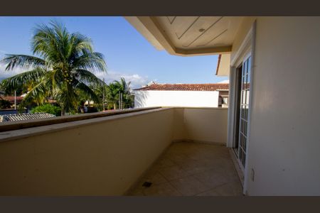 Casa de condomínio à venda com 600m², 4 quartos e 4 vagas Casa de condomínio à venda com 600m², 4 quartos e 4 vagasVaranda da Suíte 2