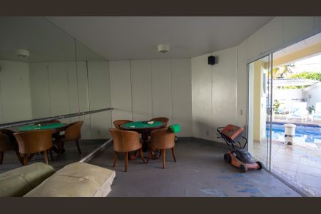 Casa de condomínio à venda com 600m², 4 quartos e 4 vagas Casa de condomínio à venda com 600m², 4 quartos e 4 vagasÁrea do Quintal