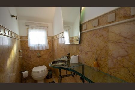 Casa de condomínio à venda com 600m², 4 quartos e 4 vagasLavabo