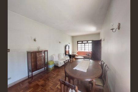 Casa à venda com 314m², 4 quartos e 4 vagas Casa à venda com 314m², 4 quartos e 4 vagasFoto 03