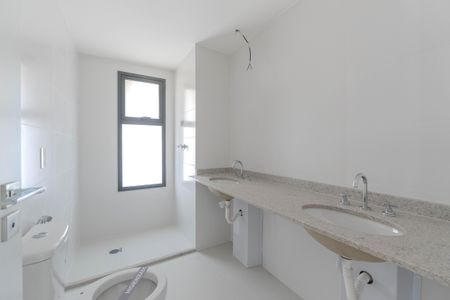 Apartamento à venda com 132m², 3 quartos e 2 vagasBanheiro da Suíte 1