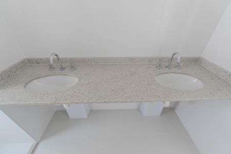 Apartamento à venda com 132m², 3 quartos e 2 vagasBanheiro da Suíte 1