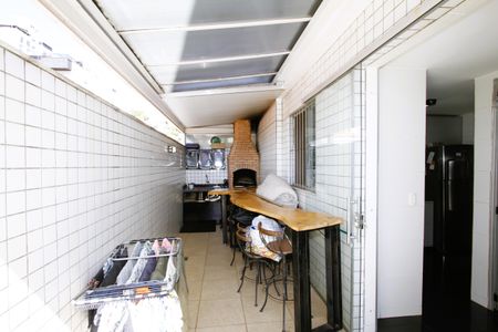 Apartamento à venda com 100m², 3 quartos e 2 vagasChurrasqueira