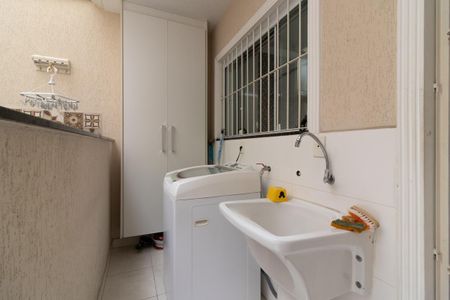 Casa à venda com 125m², 4 quartos e 2 vagas Casa à venda com 125m², 4 quartos e 2 vagasÁrea de Serviço