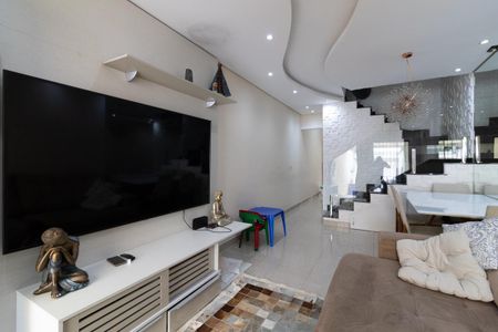 Casa à venda com 125m², 4 quartos e 2 vagas Casa à venda com 125m², 4 quartos e 2 vagasSala