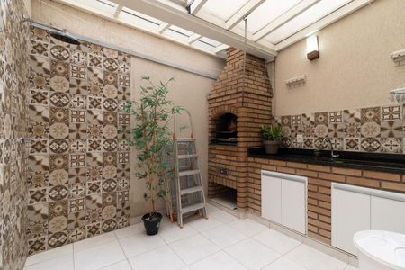 Casa à venda com 125m², 4 quartos e 2 vagas Casa à venda com 125m², 4 quartos e 2 vagasEspaço Gourmet