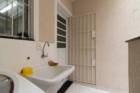 Casa à venda com 125m², 4 quartos e 2 vagas Casa à venda com 125m², 4 quartos e 2 vagasÁrea de Serviço