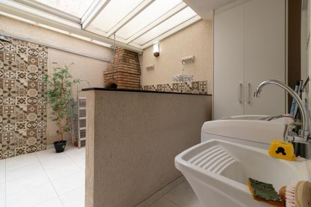 Casa à venda com 125m², 4 quartos e 2 vagas Casa à venda com 125m², 4 quartos e 2 vagasÁrea de Serviço