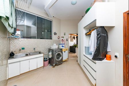 Casa à venda com 560m², 3 quartos e 3 vagasÁrea de Serviço