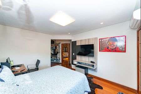 Casa à venda com 560m², 3 quartos e 3 vagasSuíte 3