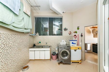 Casa à venda com 560m², 3 quartos e 3 vagasÁrea de Serviço