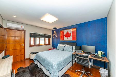 Casa à venda com 560m², 3 quartos e 3 vagasSuíte 3