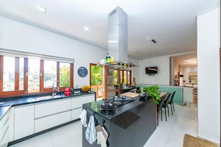 Casa à venda com 560m², 3 quartos e 3 vagasCozinha