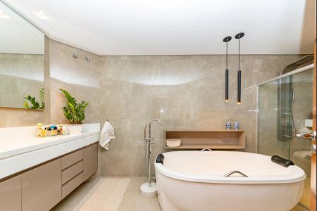 Casa à venda com 560m², 3 quartos e 3 vagasBanheiro da Suíte 1