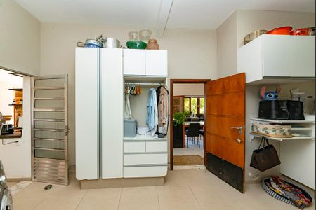 Casa à venda com 560m², 3 quartos e 3 vagasÁrea de Serviço