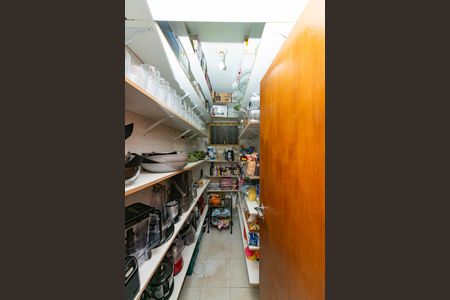 Casa à venda com 560m², 3 quartos e 3 vagasDespensa