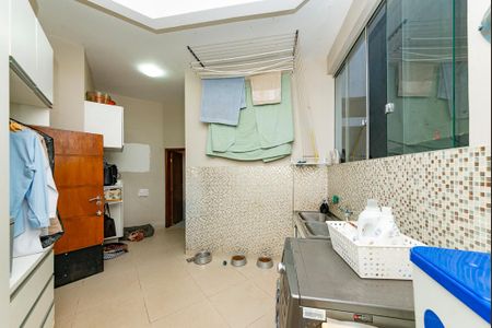 Casa à venda com 560m², 3 quartos e 3 vagasÁrea de Serviço