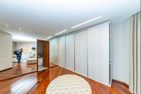 Casa à venda com 560m², 3 quartos e 3 vagasSuíte 1