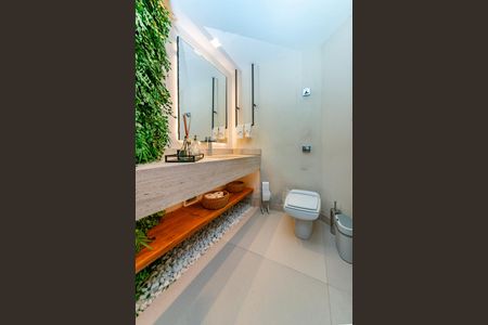 Casa à venda com 560m², 3 quartos e 3 vagasLavabo