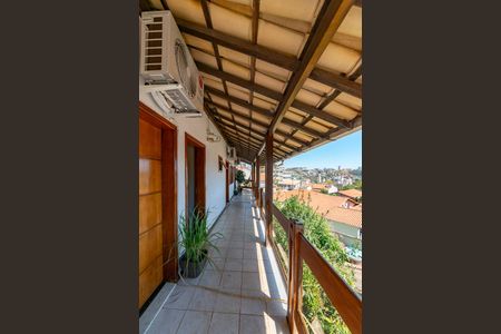 Casa à venda com 560m², 3 quartos e 3 vagasVaranda das Suítes