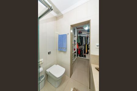 Casa à venda com 560m², 3 quartos e 3 vagasBanheiro da Suíte 2