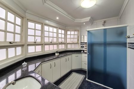 Casa à venda com 282m², 3 quartos e 5 vagasBanheiro da Suíte