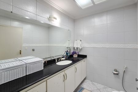 Casa à venda com 282m², 3 quartos e 5 vagasBanheiro Social