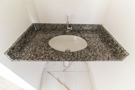 Apartamento à venda com 33m², 2 quartos e sem vaga Apartamento à venda com 33m², 2 quartos e sem vagaBanheiro Social