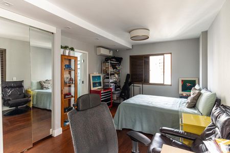 Apartamento à venda com 237m², 3 quartos e 2 vagas Apartamento à venda com 237m², 3 quartos e 2 vagasQuarto da Suíte 1