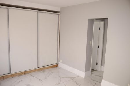 Apartamento à venda com 237m², 3 quartos e 2 vagasSuíte 1