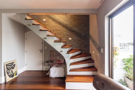 Apartamento à venda com 237m², 3 quartos e 2 vagas Apartamento à venda com 237m², 3 quartos e 2 vagasSala