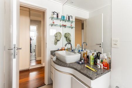 Apartamento à venda com 237m², 3 quartos e 2 vagas Apartamento à venda com 237m², 3 quartos e 2 vagasBanheiro Social