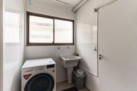Apartamento à venda com 237m², 3 quartos e 2 vagas Apartamento à venda com 237m², 3 quartos e 2 vagasÁrea de Serviço