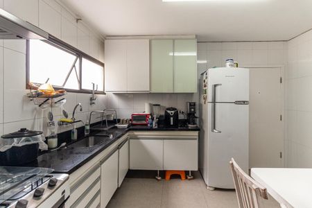 Apartamento à venda com 237m², 3 quartos e 2 vagas Apartamento à venda com 237m², 3 quartos e 2 vagasCozinha 1
