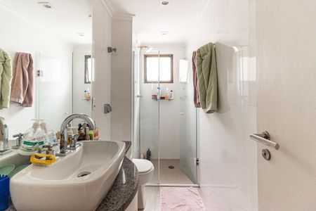 Apartamento à venda com 237m², 3 quartos e 2 vagas Apartamento à venda com 237m², 3 quartos e 2 vagasBanheiro Social