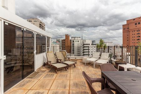 Apartamento à venda com 237m², 3 quartos e 2 vagas Apartamento à venda com 237m², 3 quartos e 2 vagasCobertura