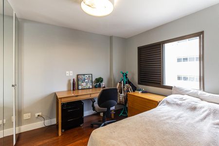 Apartamento à venda com 237m², 3 quartos e 2 vagas Apartamento à venda com 237m², 3 quartos e 2 vagasQuarto 3