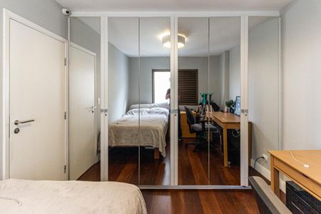 Apartamento à venda com 237m², 3 quartos e 2 vagas Apartamento à venda com 237m², 3 quartos e 2 vagasQuarto 3